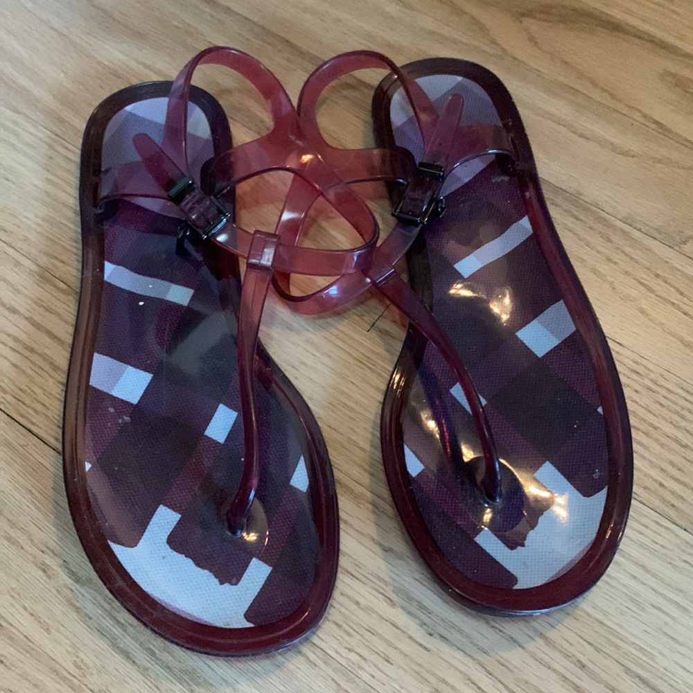 Burberry jellies!